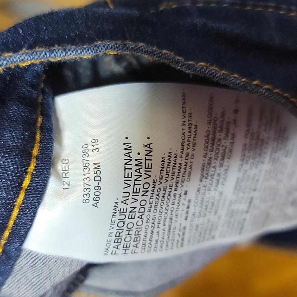 Girl's sz 12 reg jean bundle Justice & Levi's - Picture 7 of 9